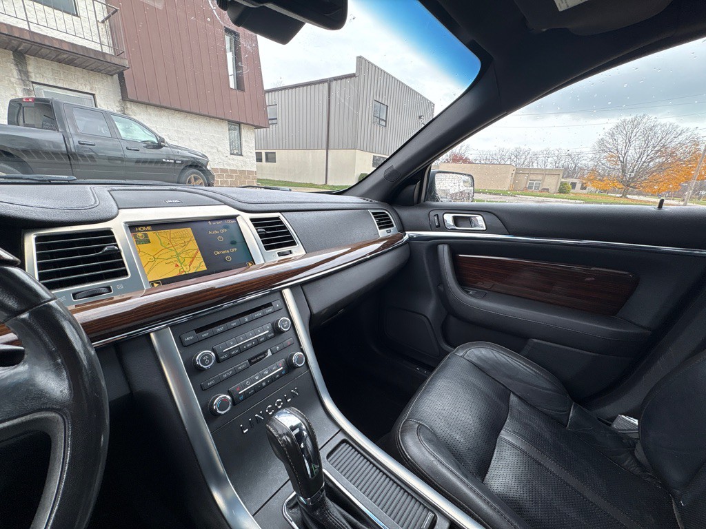 2010 Lincoln MKS Image 15