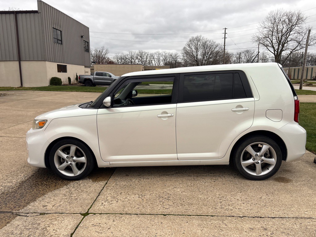 2014 Scion xB Image 4