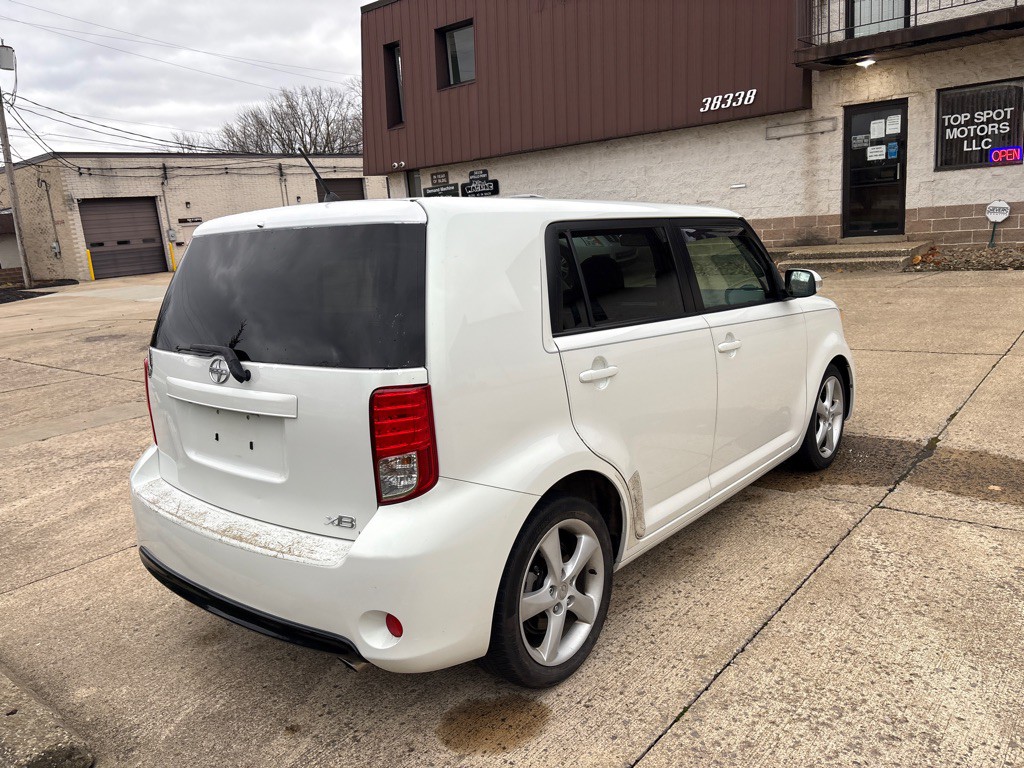 2014 Scion xB Image 7