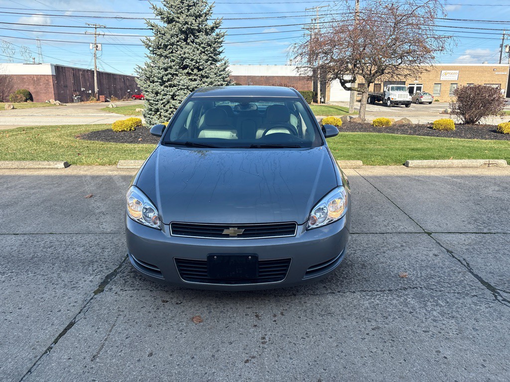 2009 Chevrolet Impala Image 2