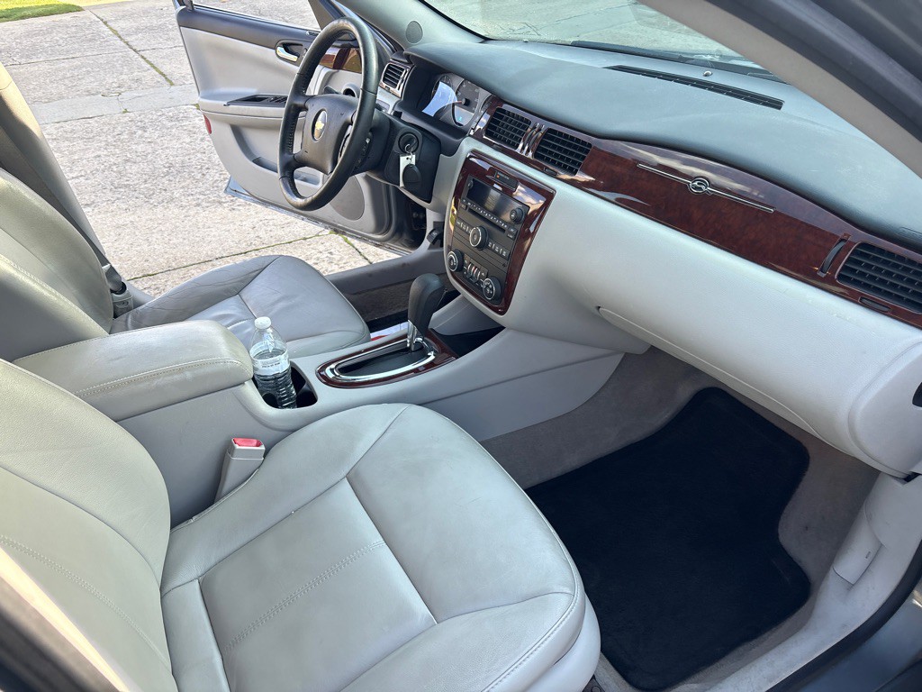 2009 Chevrolet Impala Image 10
