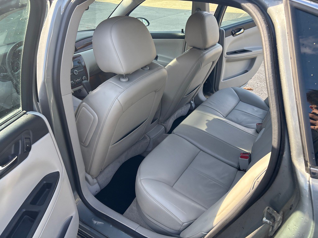 2009 Chevrolet Impala Image 11