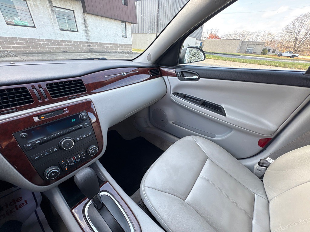 2009 Chevrolet Impala Image 15