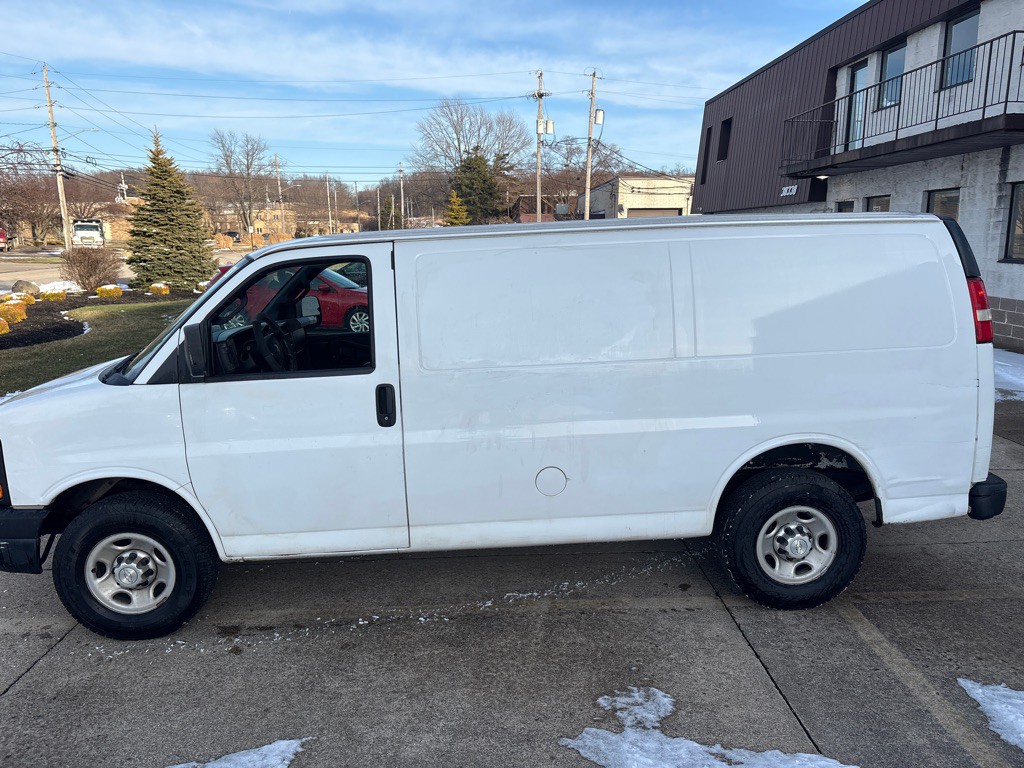 2016 Chevrolet Express Image 4