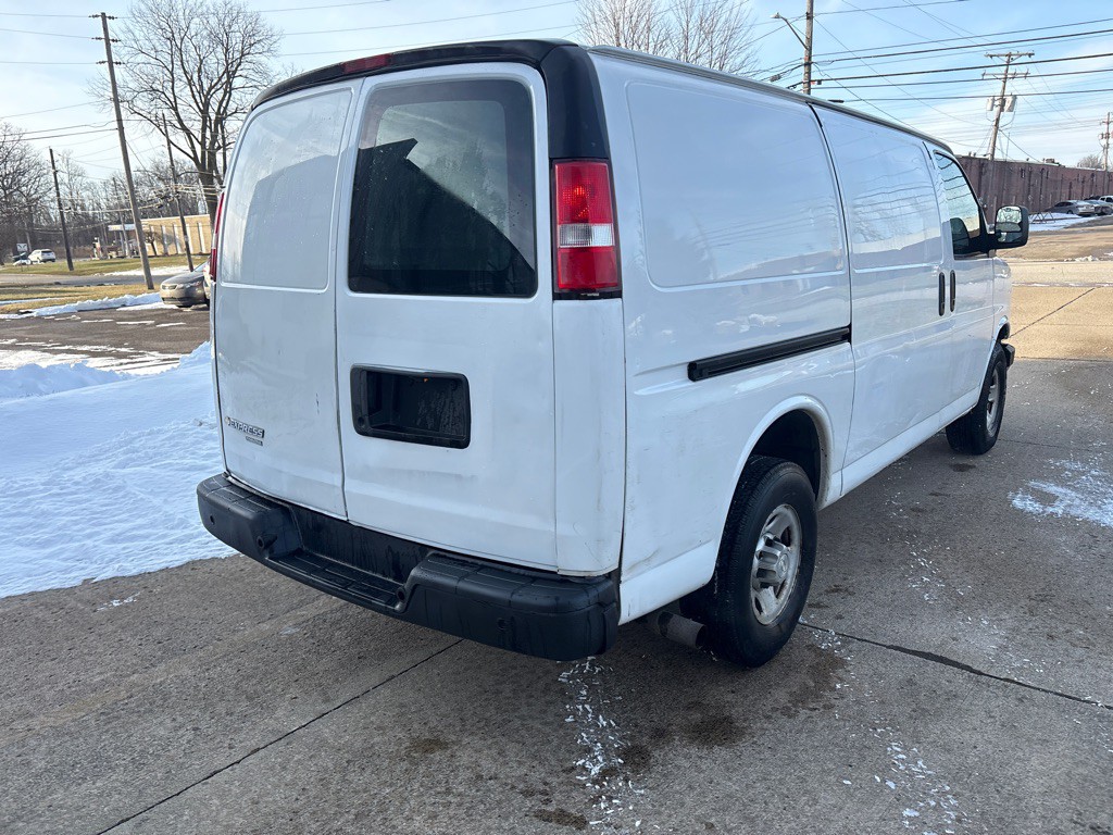 2016 Chevrolet Express Image 7