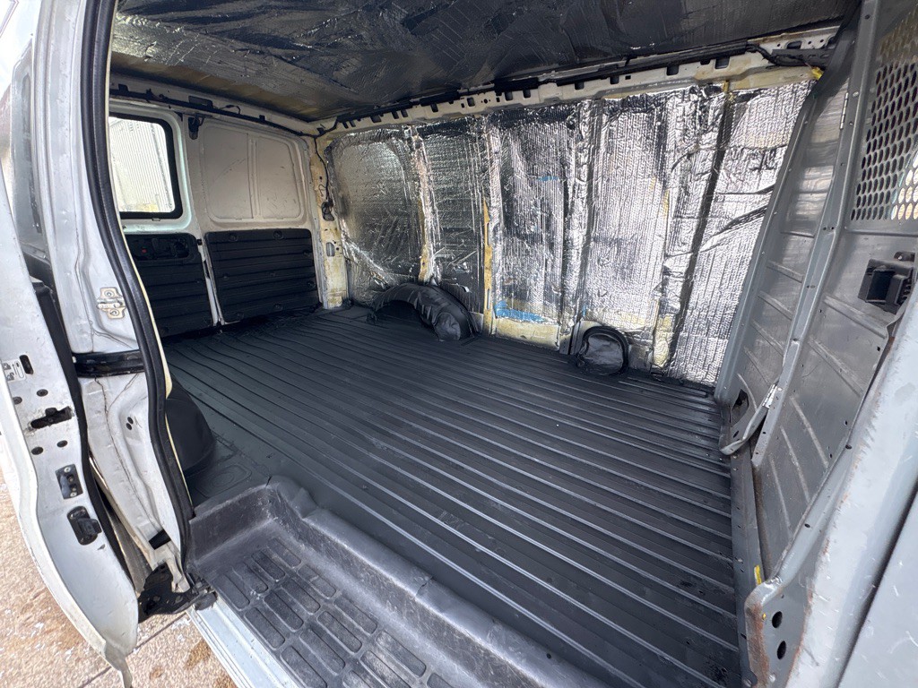 2016 Chevrolet Express Image 12