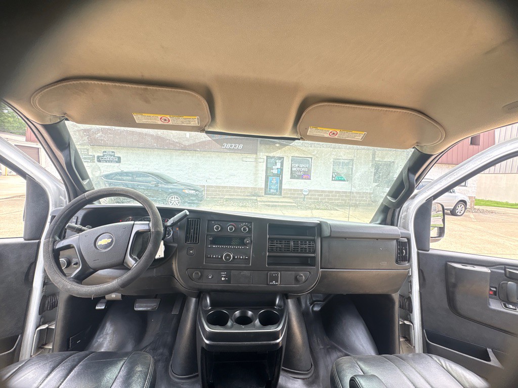 2016 Chevrolet Express Image 11