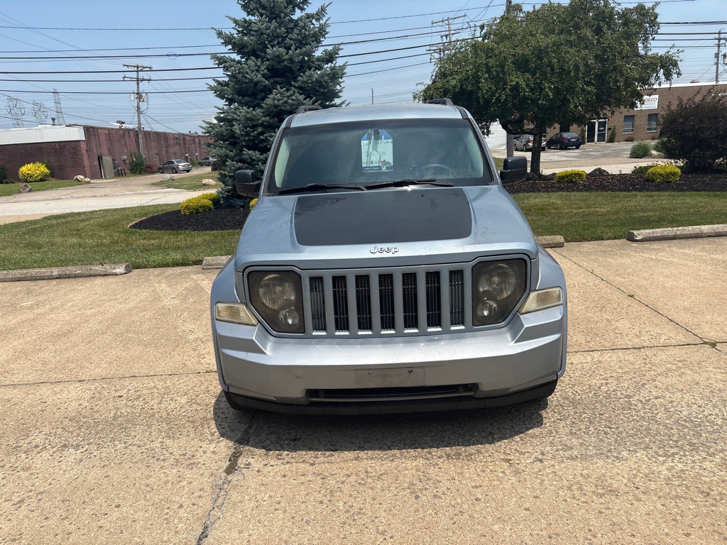 2012 Jeep Liberty Image 2
