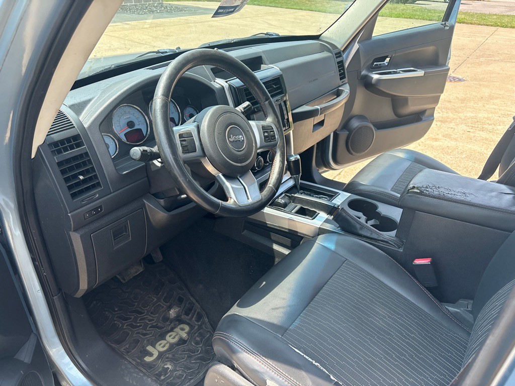 2012 Jeep Liberty Image 9