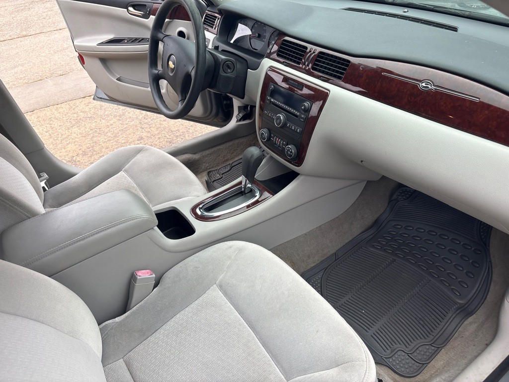 2008 Chevrolet Impala Image 10