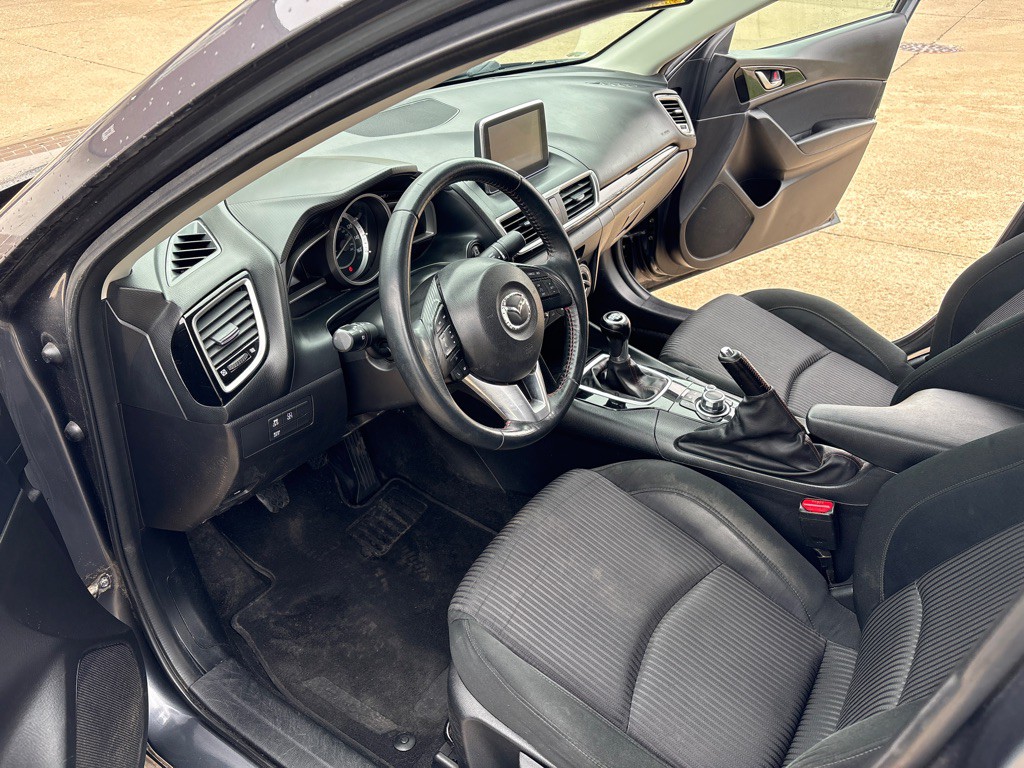 2015 Mazda Mazda3 Image 9