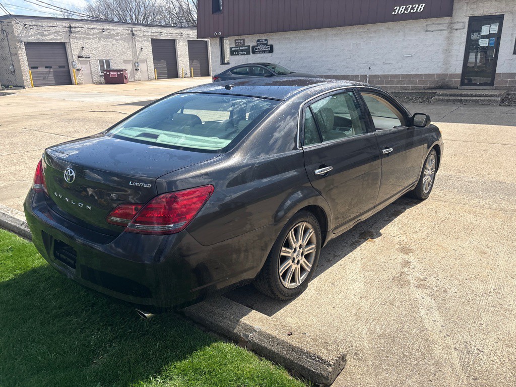 2010 Toyota Avalon Image 7