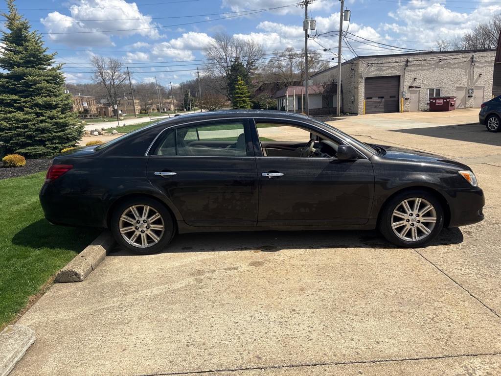 2010 Toyota Avalon Image 8