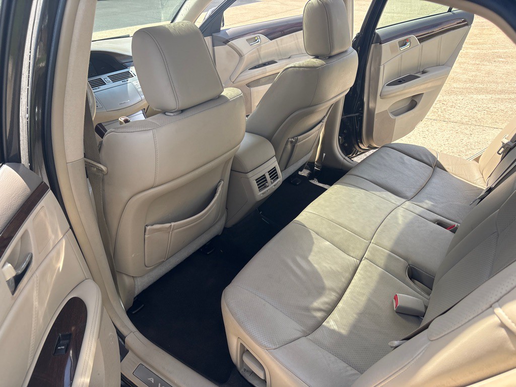2010 Toyota Avalon Image 11