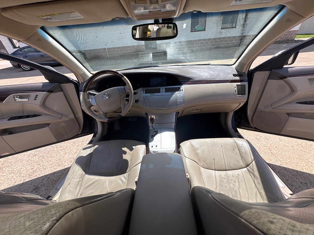2010 Toyota Avalon Image 13