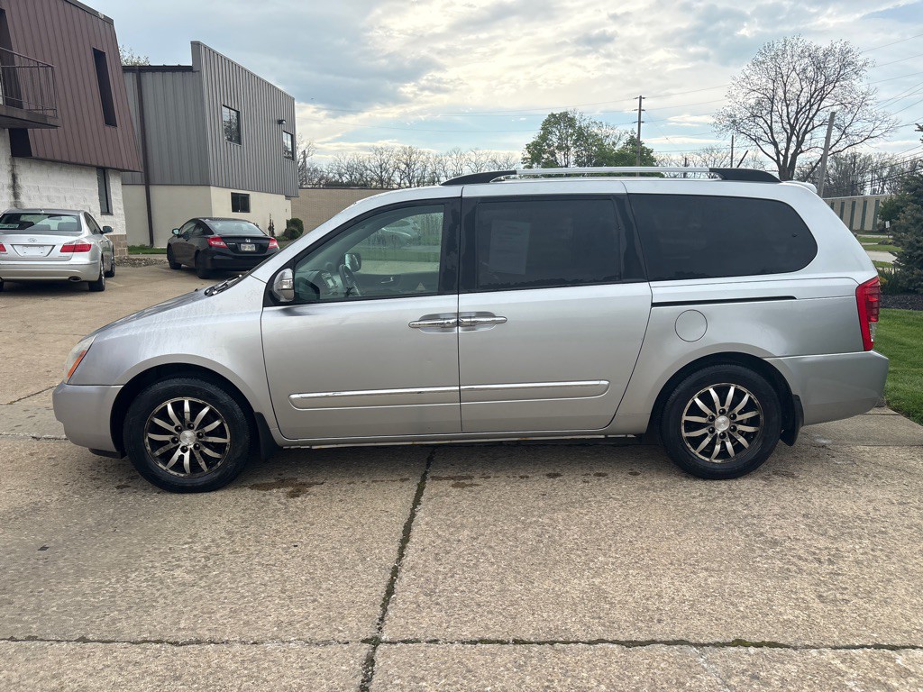 2011 Kia Sedona Image 4