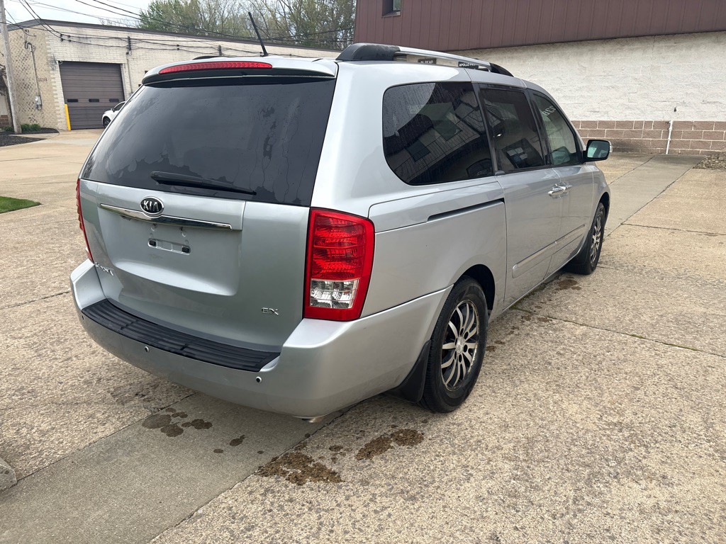 2011 Kia Sedona Image 7