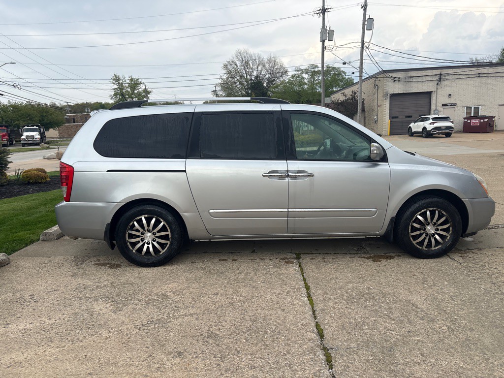 2011 Kia Sedona Image 8