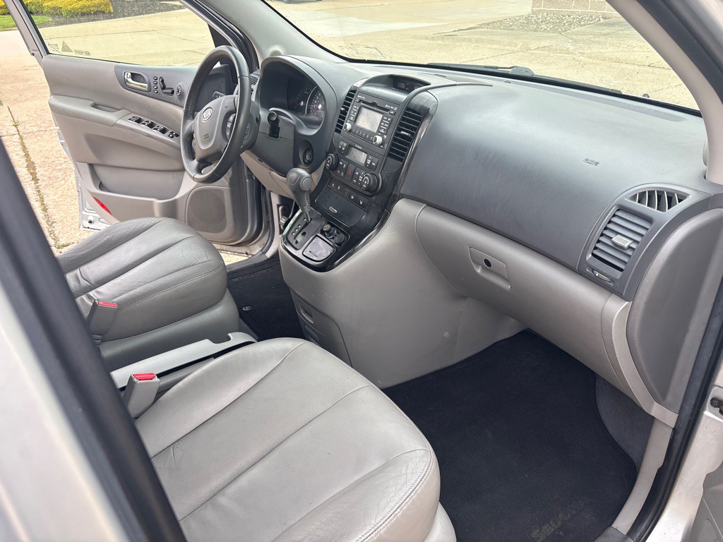 2011 Kia Sedona Image 10