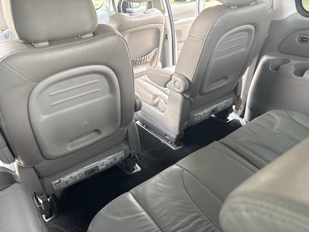 2011 Kia Sedona Image 13