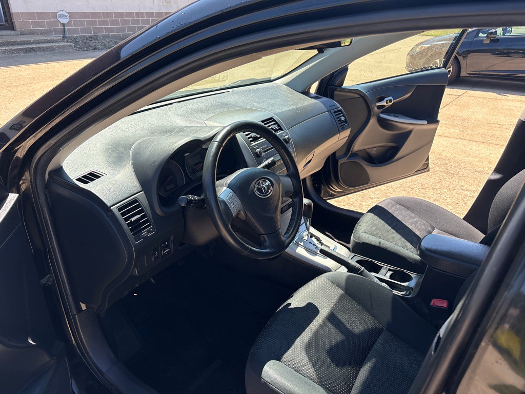 2010 Toyota Corolla Image 9