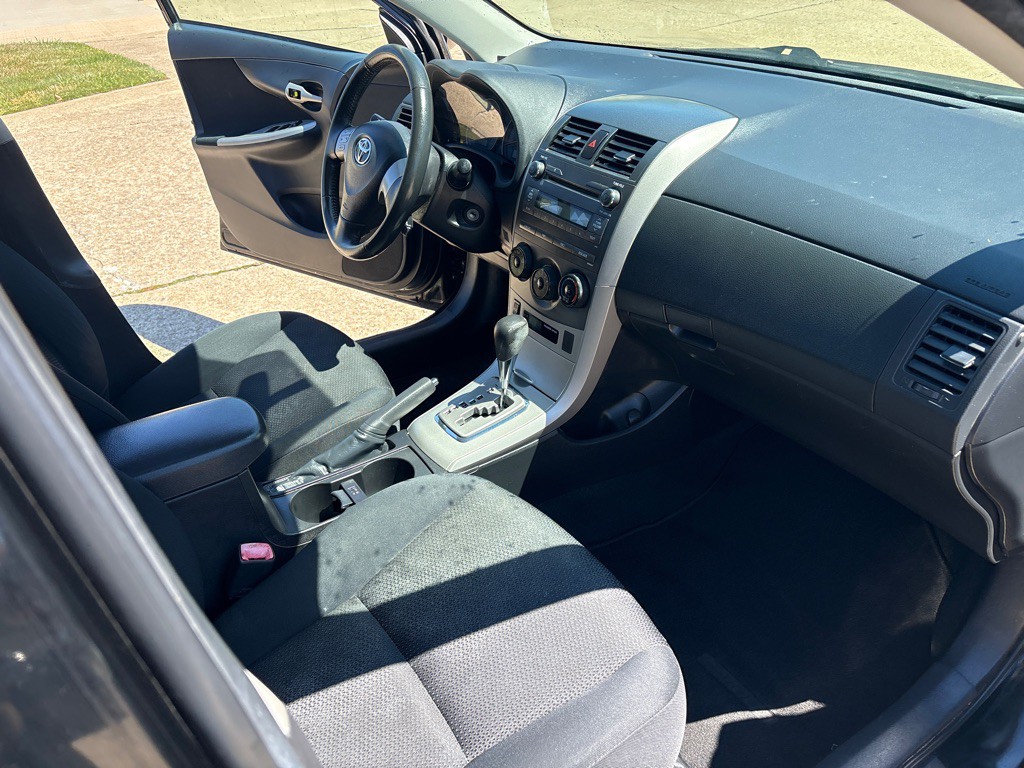 2010 Toyota Corolla Image 10