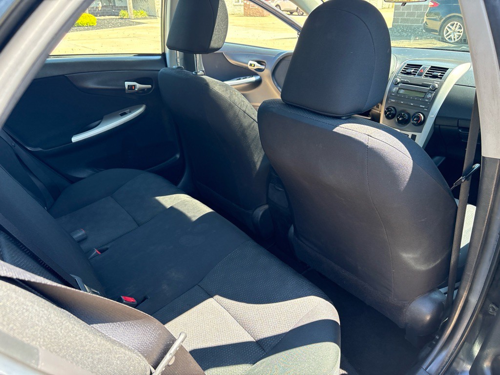 2010 Toyota Corolla Image 11