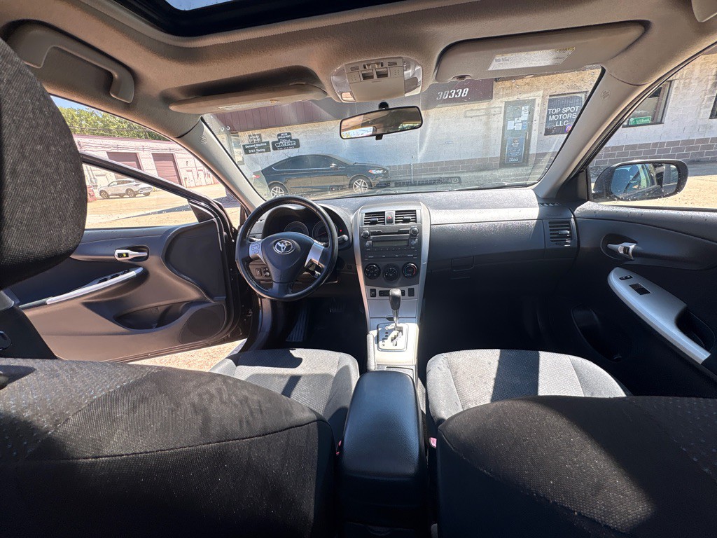 2010 Toyota Corolla Image 13