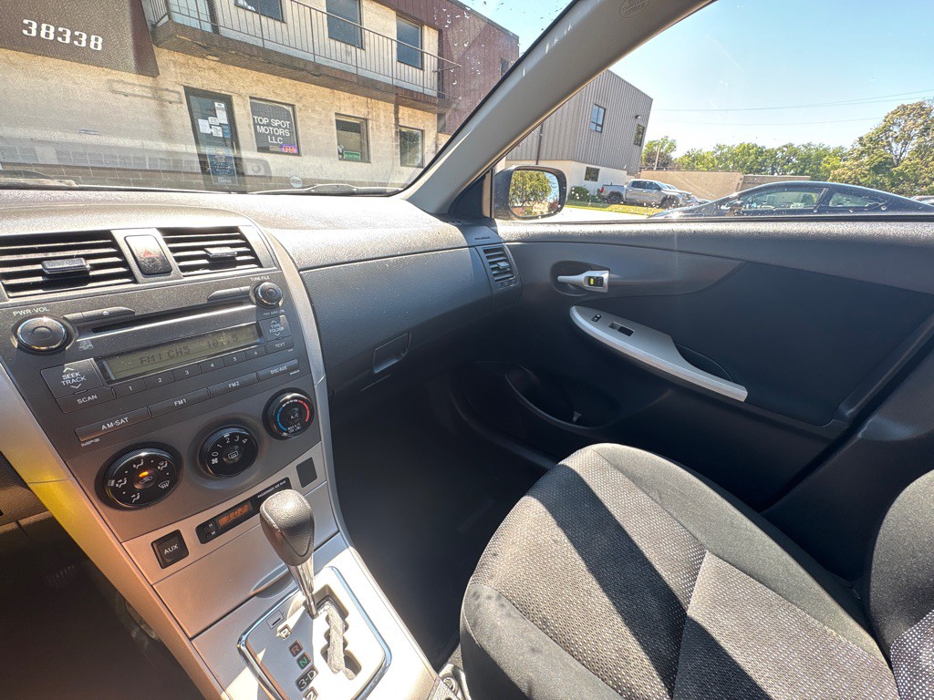 2010 Toyota Corolla Image 15