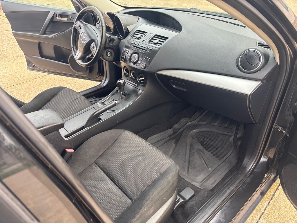 2012 Mazda Mazda3 Image 10