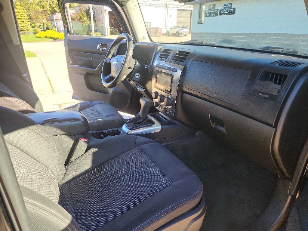 2009 HUMMER H3 Image 11