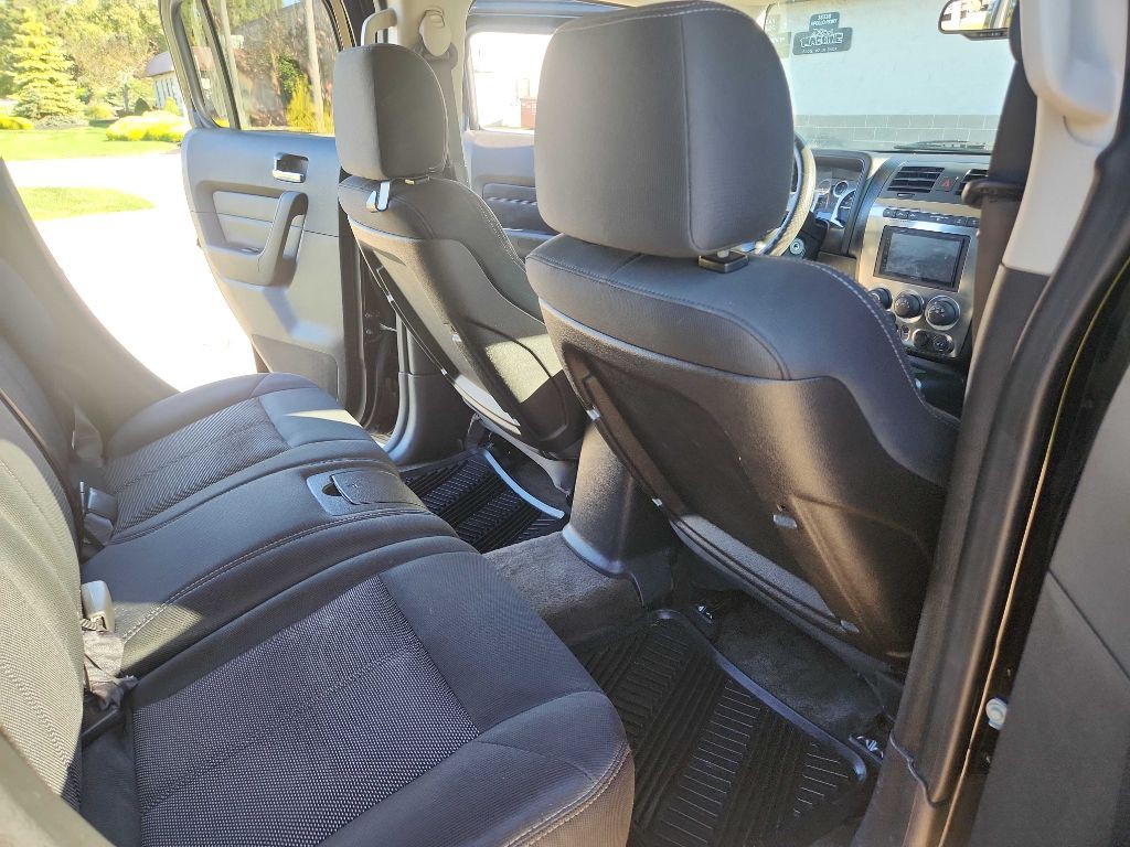 2009 HUMMER H3 Image 12