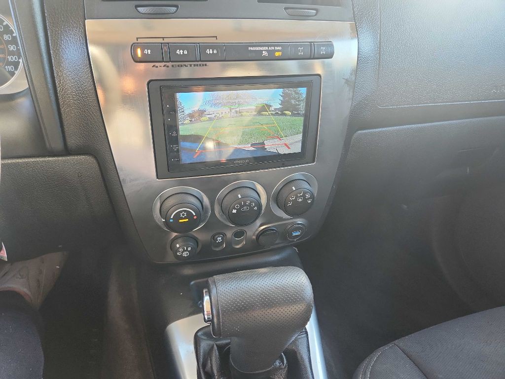 2009 HUMMER H3 Image 16