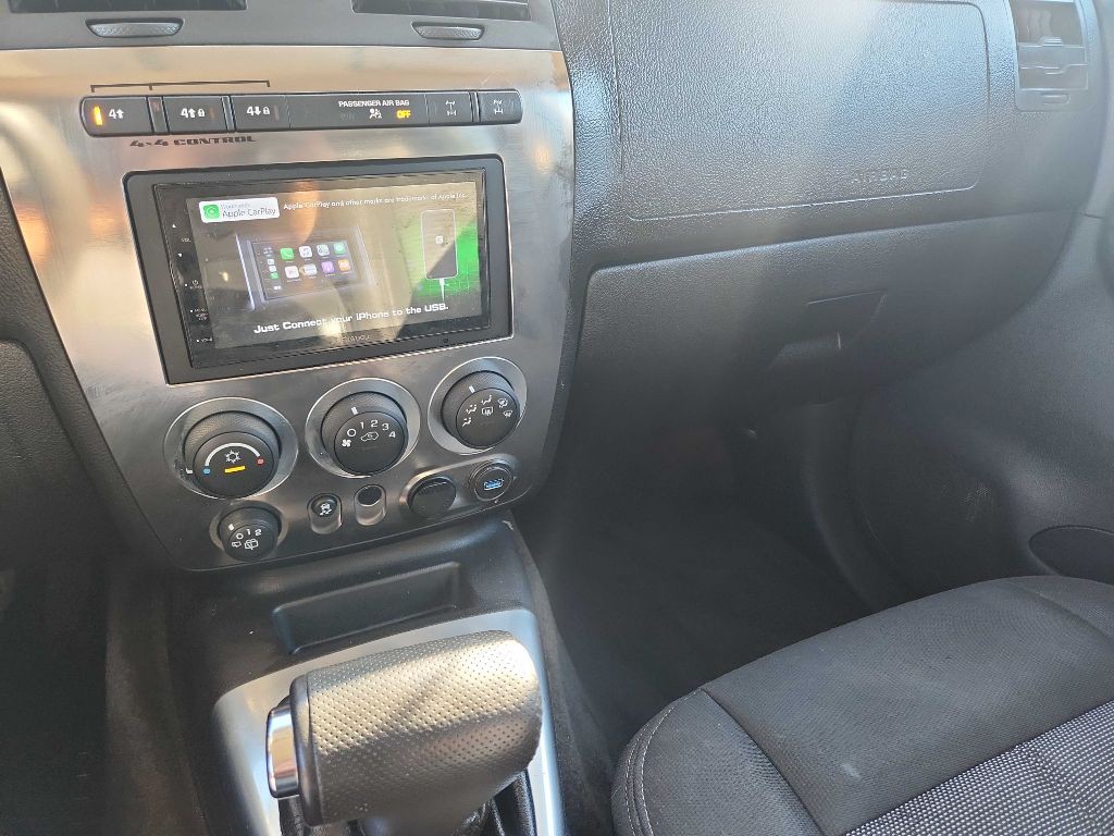 2009 HUMMER H3 Image 17