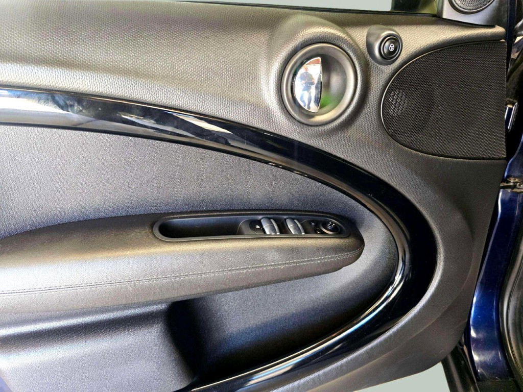2013 MINI Countryman Image 8