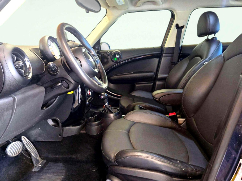 2013 MINI Countryman Image 10