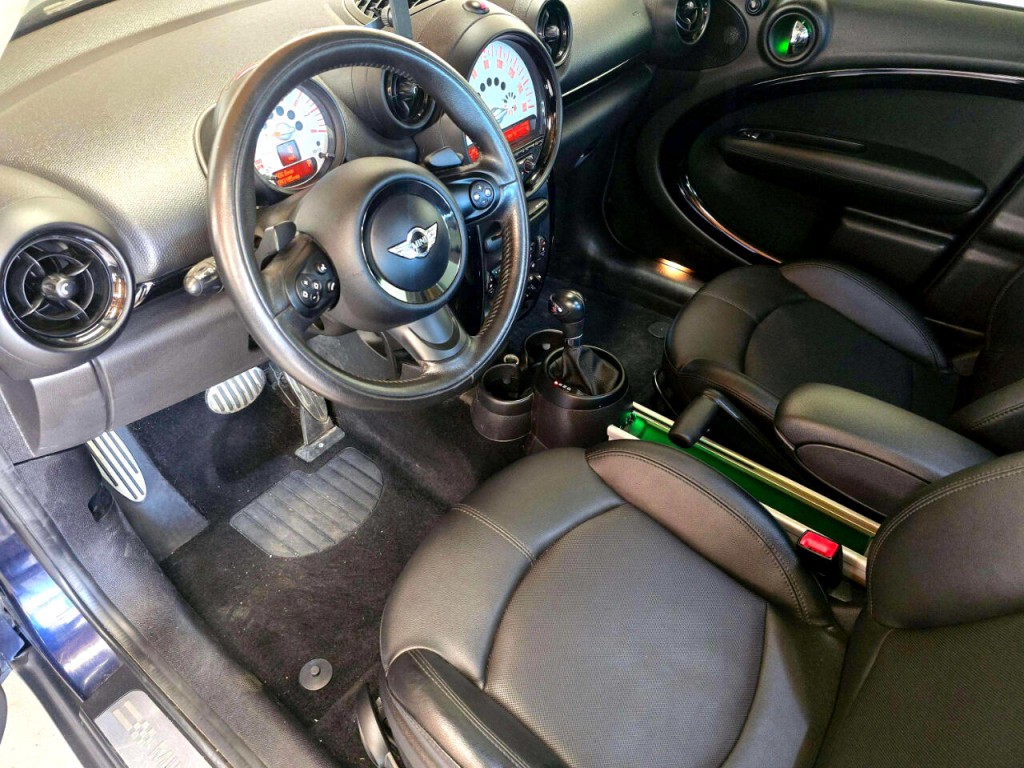 2013 MINI Countryman Image 11