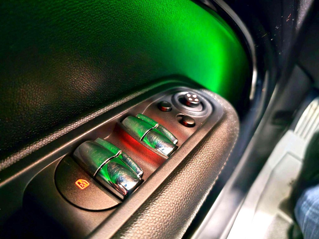 2013 MINI Countryman Image 12