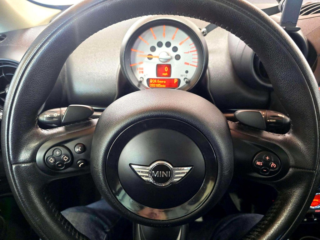 2013 MINI Countryman Image 14