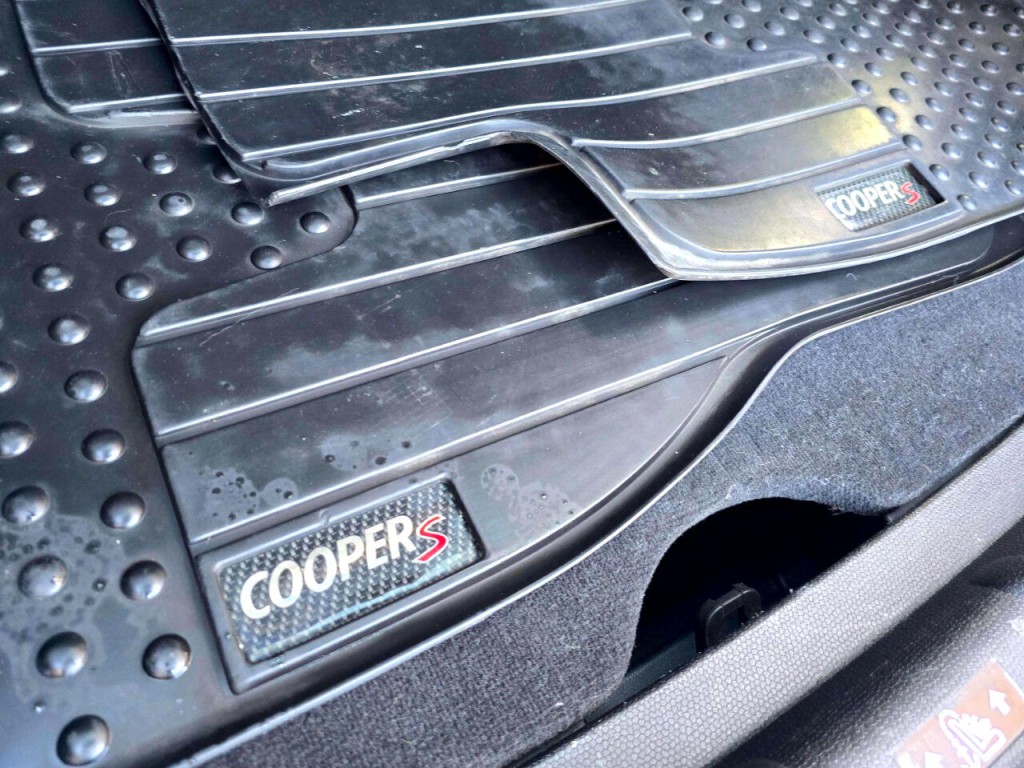 2013 MINI Countryman Image 30