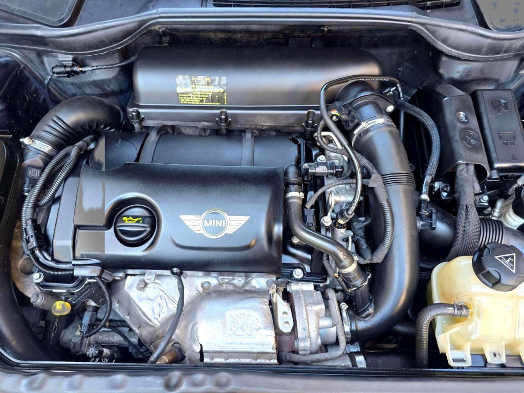 2013 MINI Countryman Image 34