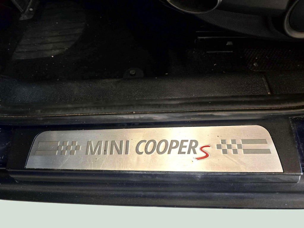 2013 MINI Countryman Image 35