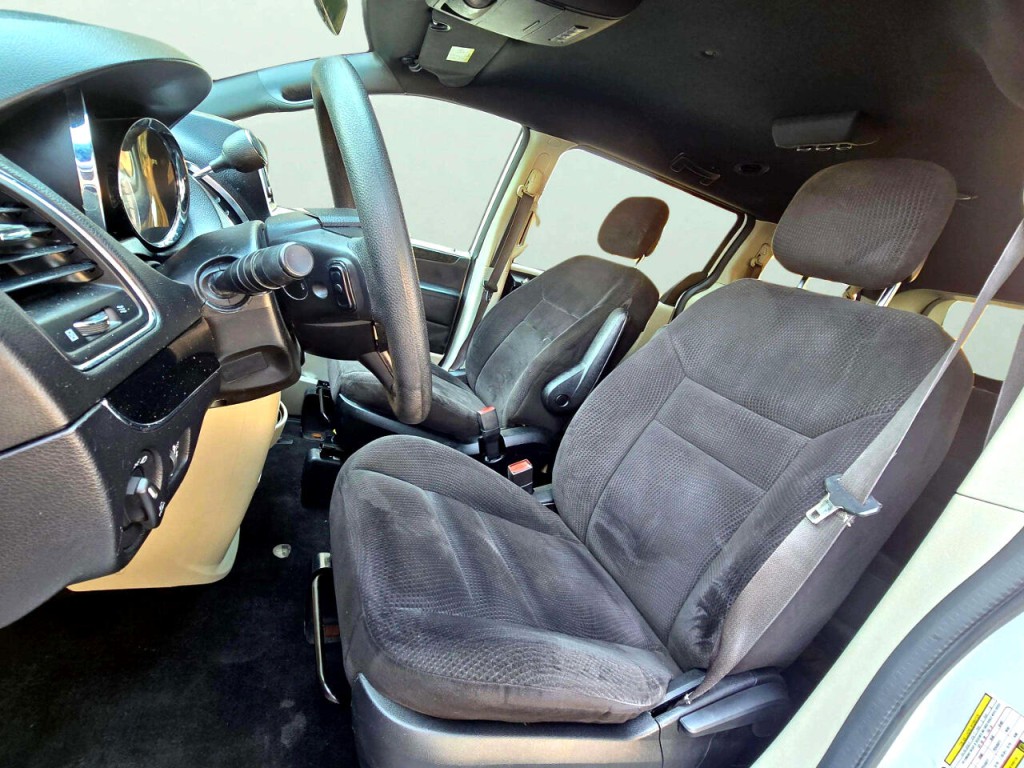 2017 Dodge Grand Caravan Image 10