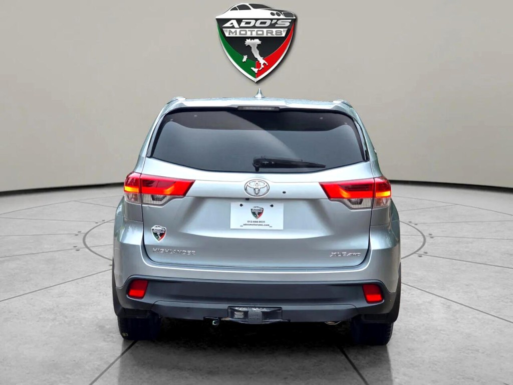 2017 Toyota Highlander Image 4
