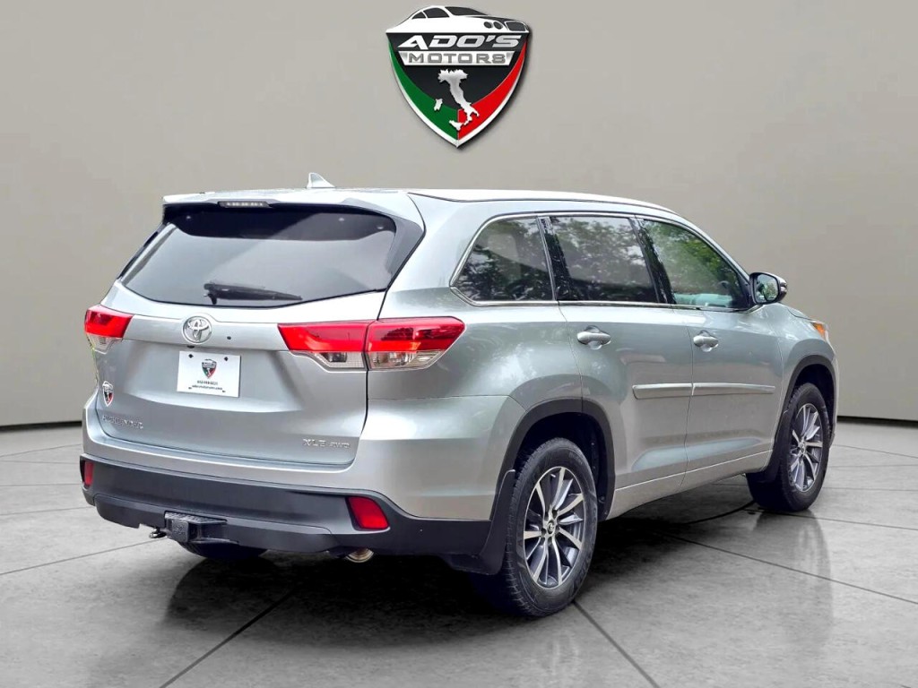 2017 Toyota Highlander Image 5