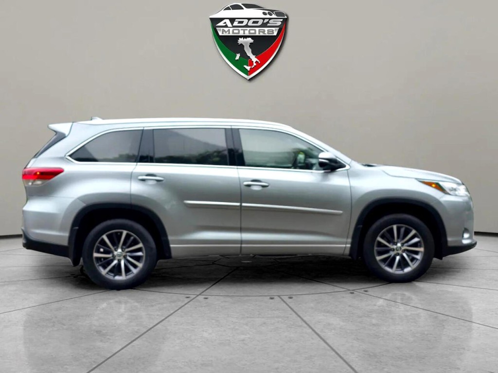 2017 Toyota Highlander Image 6