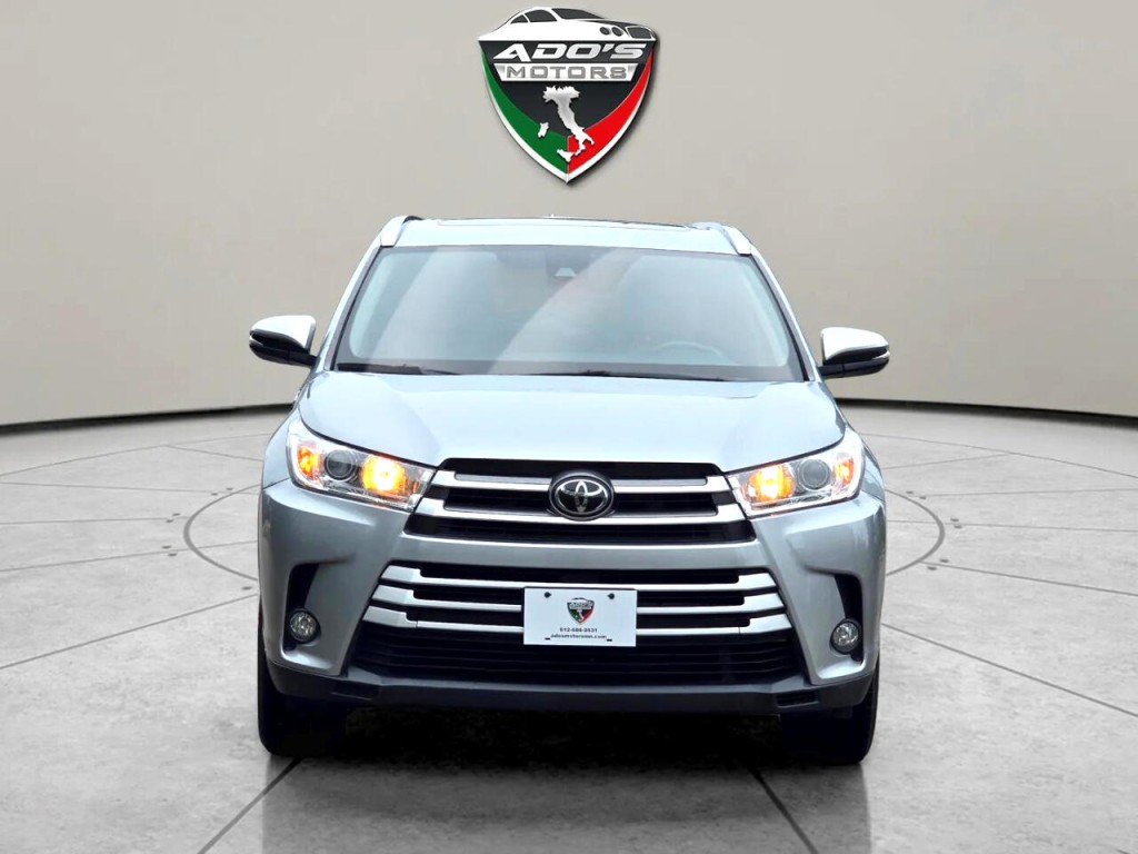 2017 Toyota Highlander Image 8