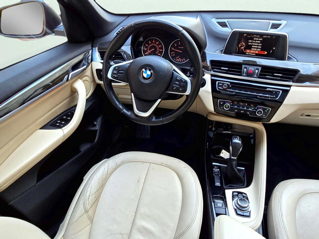 2016 BMW X1 Image 13
