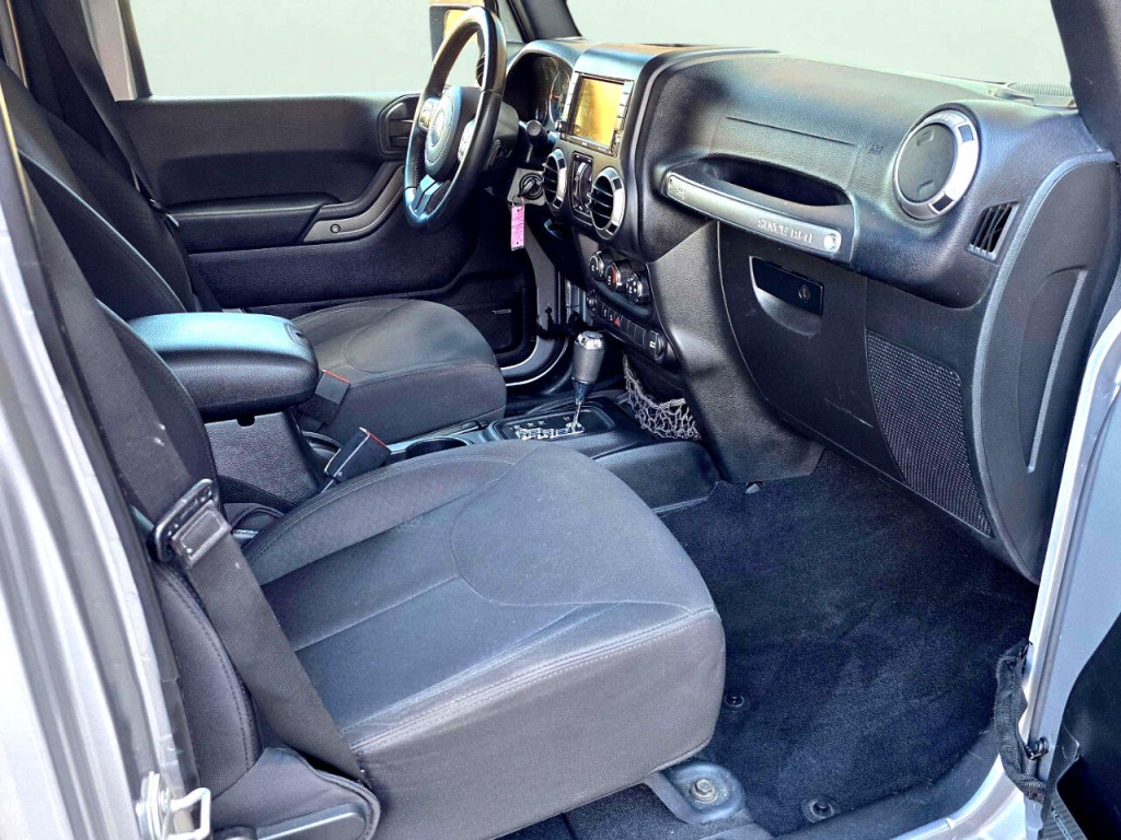 2016 Jeep Wrangler Unlimited Image 20