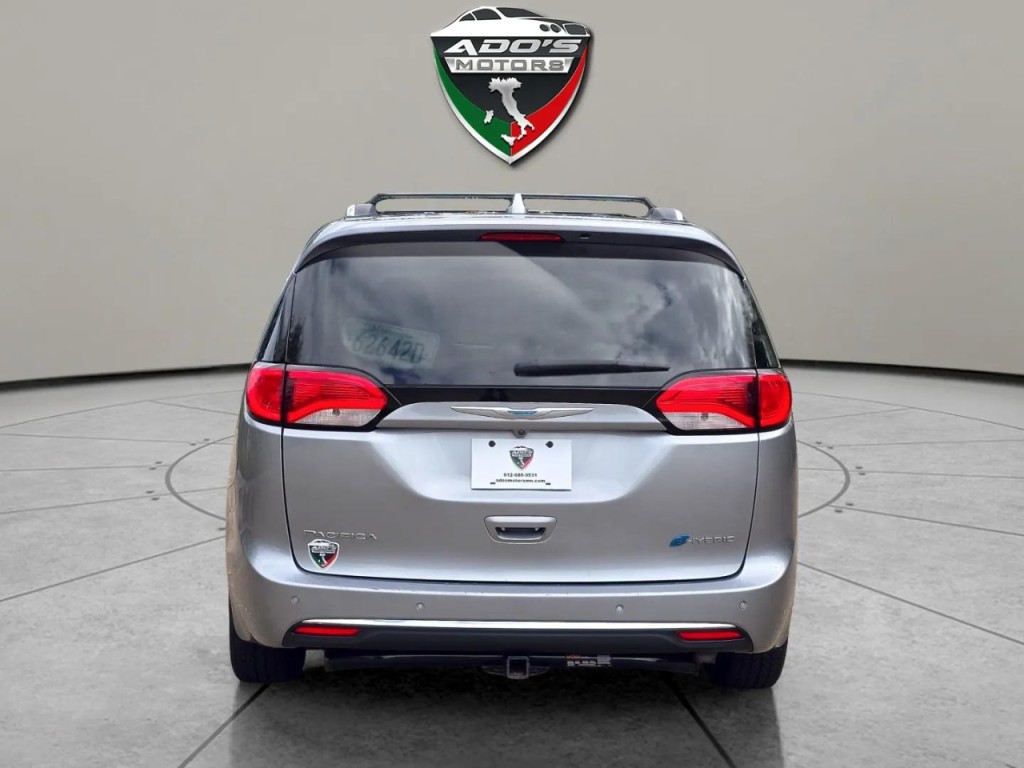 2018 Chrysler Pacifica Image 4